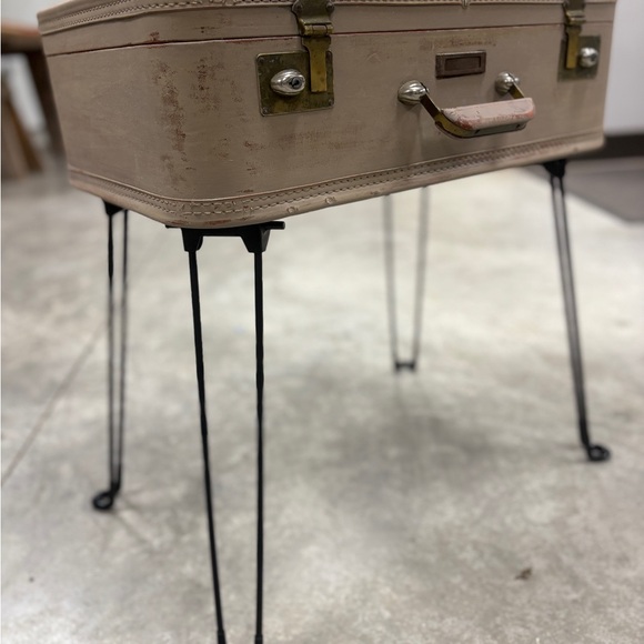 OOAK Vintage Suitcase Side Table Decoupaged Floral Top Foldable Hairpin Legs - Picture 4 of 10